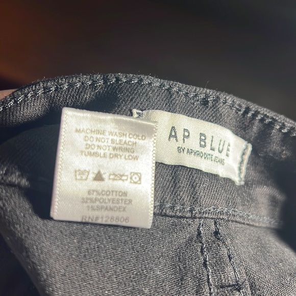 Jeans - Picture 6 of 6